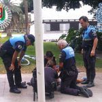 Policías auxilian a un ciclista que sufrió una parada cardiorrespiratoria en Las Palmas G.C