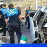 Herido grave al volcar con su vehículo en Santa Cruz y rescate de un senderista en el Teide