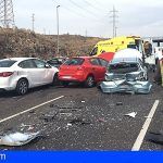 Bomberos de Tenerife colabora en el accidente de tráfico en TF-1 Candelaria