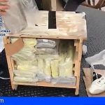 Incautan 101 kilogramos de cocaína y 258 de hachís ocultos en un camión de mudanzas en Marbella