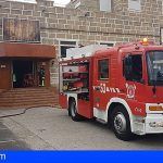 Bomberos intervienen en un incendio en restaurante en San Miguel