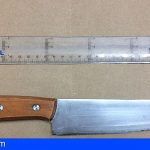 Amenaza con un cuchillo a varias personas en la estación de guaguas de San Telmo en Gran Canaria