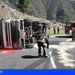 Bomberos de Tenerife excarcelan a un conductor atrapado en Los Loros, Candelaria