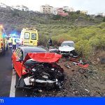 Dos heridos en una colisión frontal de dos vehículos en La Camella