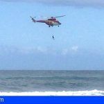 Helicóptero del GES rescata a una menor de 14 años auxiliada por dos socorristas de Puerto de la Cruz