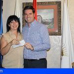 Santiago del Teide | El Alcalde entrega una subvención al equipo de Cheerleaders y Dancers “Guepardos Azules”