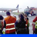 El Aeropuerto de Tenerife Sur acoge la visita solidaria de niños en riesgo de exclusión social de la Isla