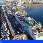 Pescadores de Los Cristianos: «Camiones repostan combustible en el puerto a cualquier hora»