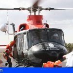 El helicóptero del GES rescata a un parapentista herido en una caída en Adeje