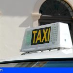 Adeje apoya al sector del taxi con subvenciones directas y formación