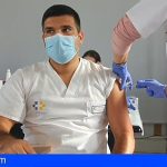 Canarias recibió hoy 14.040 dosis de la vacuna de Pfizer y mañana llegan 14.000 de Moderna y Astrazéneca