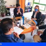 El consejero Javier Parrilla y el alcalde de Santiago del Teide abordan asuntos del sector primario