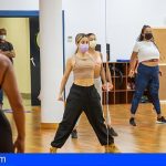 Adeje | UVA | Vicky Gómez lleva a cabo el taller “Danzas Urbanas” en en la Escuela Municipal de Música y Danza