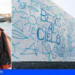 Michel Díaz y Natalia Real pintan un nuevo mural en el puerto de Los Abrigos en Granadilla