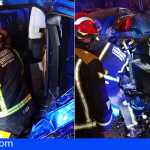 Accidente de tráfico con dos vehículos implicados en la avenida Chayofita, Arona