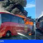 Una guagua que trasportaba 29 menores se incendia en San Miguel de Abona