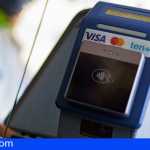 Titsa amplía el pago con tarjeta bancaria a todas sus líneas de guaguas