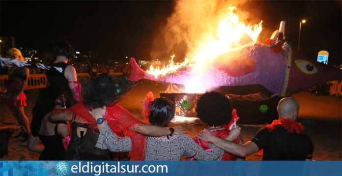 Entierro de la Sardina en el Carnaval Internacional de Los Cristianos