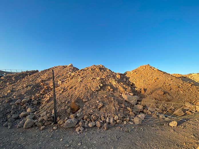 Escombrera en terreno rústico en Las Zocas (San Miguel de Abona)