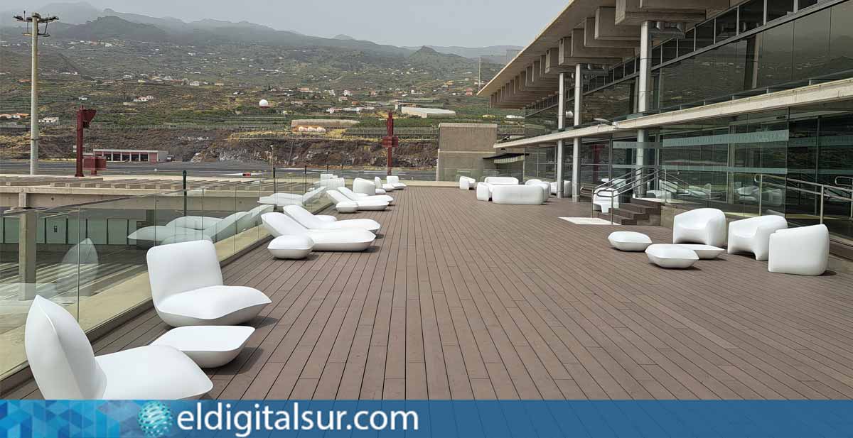 Nuevo mobiliario de la terraza del Aeropuerto de La Palma - Aena