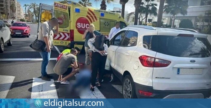 Atropello en Las Américas deja a una vecina de Arico en estado crítico