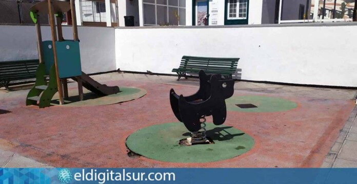 Parque infantil en Arico