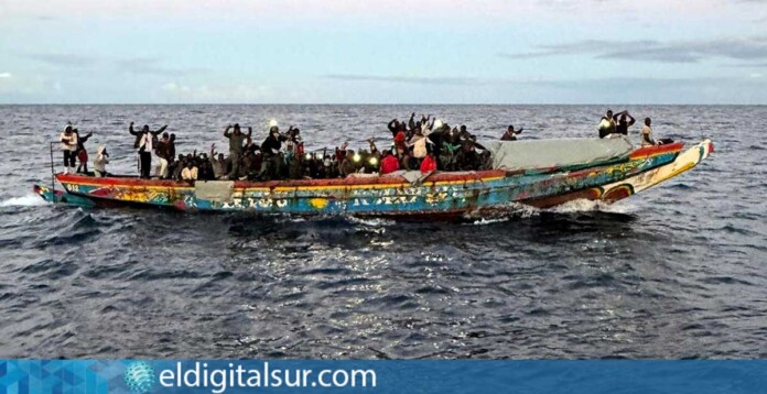 Cayuco con Inmigrantes en El Hierro