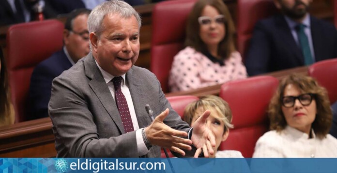 El portavoz del Grupo Parlamentario Socialista, Sebastián Franquis