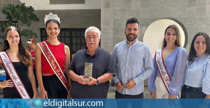 José María Izquierdo Cabrera: Recibe el premio Granadilla Artesana / EDS