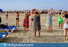 Mayores ejercitando en playa de Las Vistas – Arona / EDS