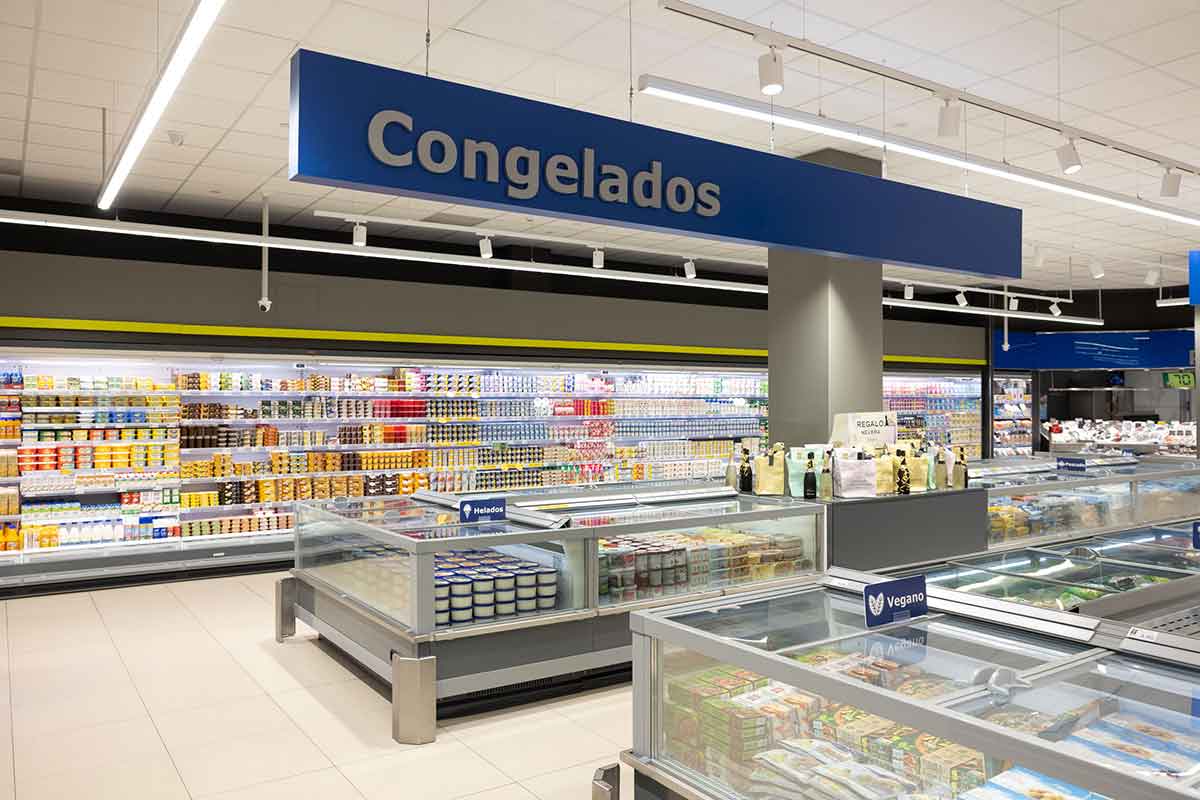 Tiene 1.460 metros cuadrados de sala de ventas