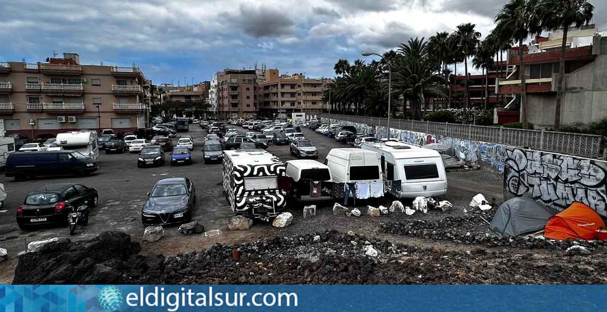 Aparcamiento de Punta del Viento, en Las Galletas (Arona)