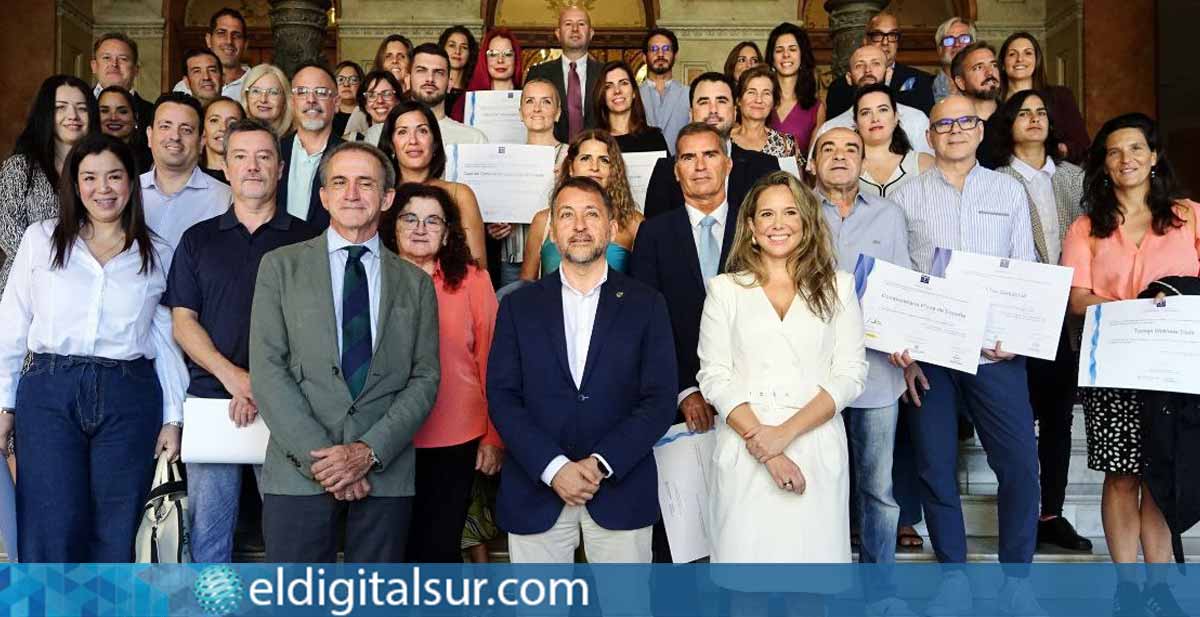 Entrega de diplomas de SICTED a las empresas y servicios turísticos reconocidos en Santa Cruz de Tenerife