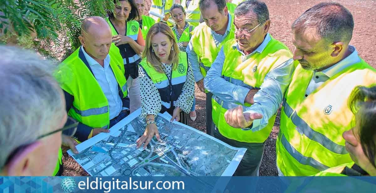 La presidenta del Cabildo de Tenerife, Rosa Dávila, supervisa el inicio de las obras en el Polígono Industrial de Güímar