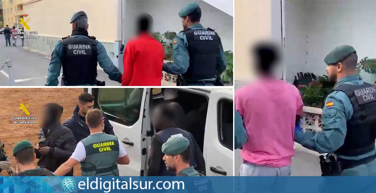 Agentes de la Guardia Civil escoltan a los acusados durante su detención