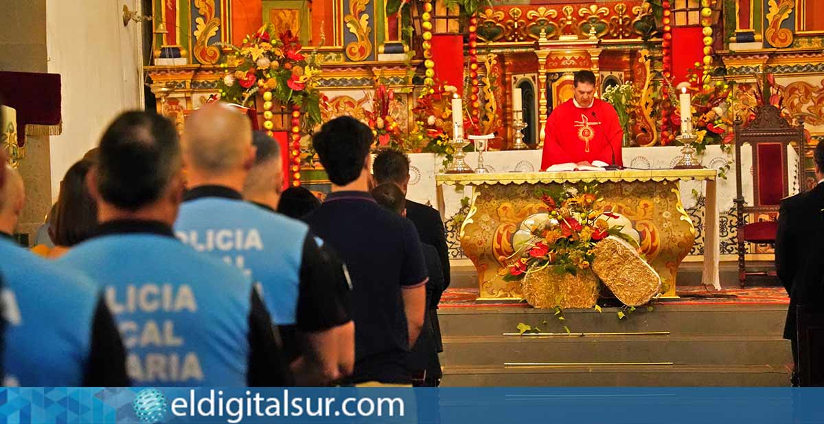 En la ceremonia religiosa en homenaje a la Policía Local y agentes fallecidos