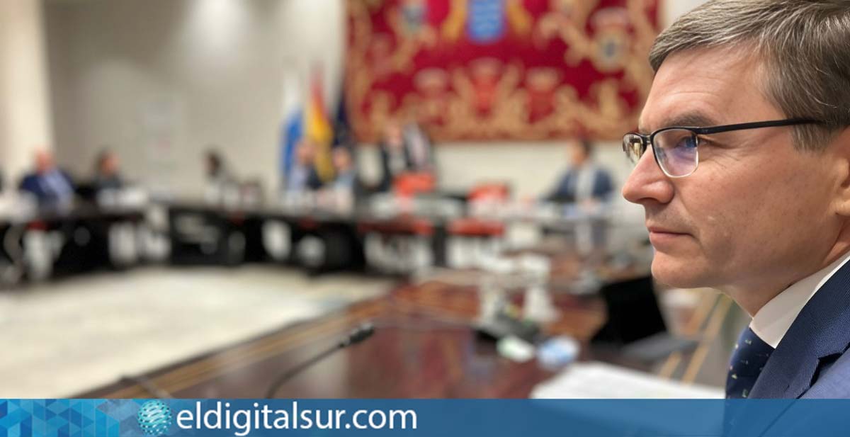 Nicasio Galván en el Parlamento de Canarias