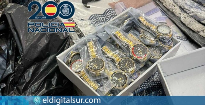 articulos-falsos-confiscados-policia-200125 Parte de los productos falsificados incautados en el sur de Tenerife