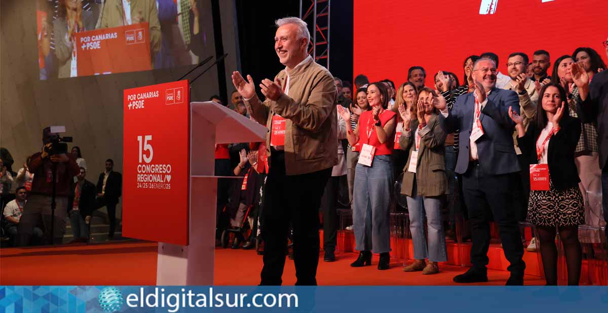 Ángel Víctor Torres durante su intervención en la clausura del 15º Congreso Regional del PSOE Canarias, presentando la nueva ejecutiva regional en Adeje, Tenerife.