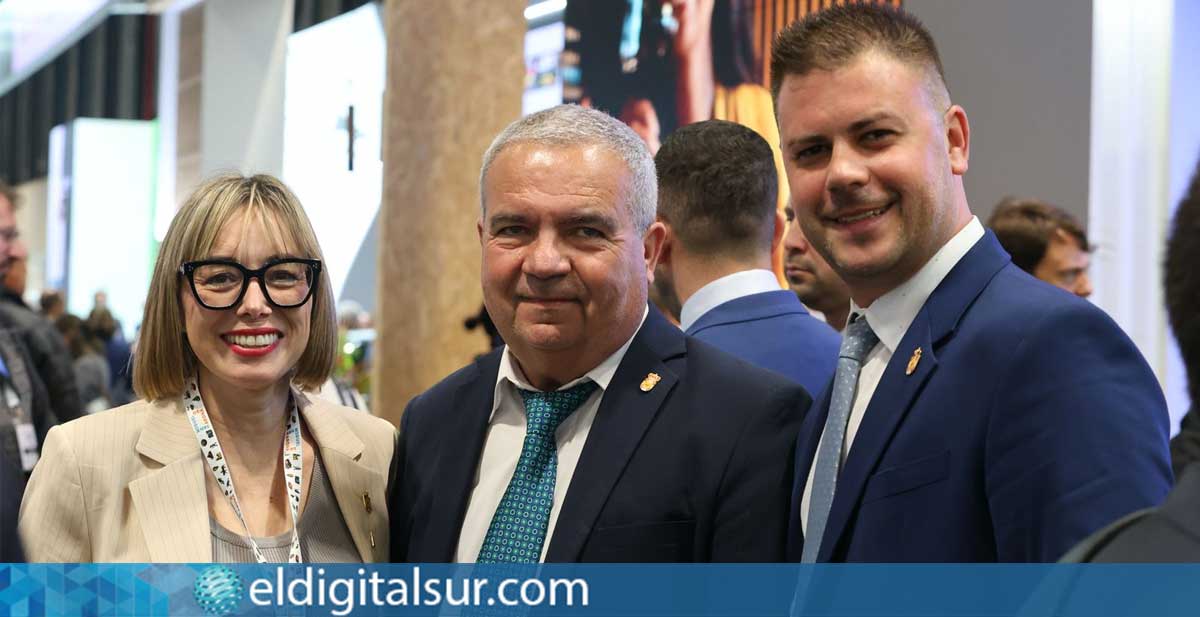 Representantes del Ayuntamiento de San Miguel de Abona durante su participación en la Feria Internacional del Turismo (Fitur)