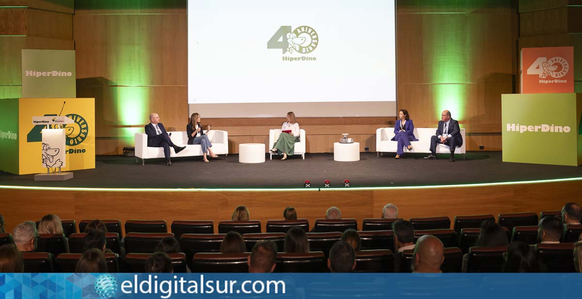 El evento contó con una mesa de debate sobre el presente y el futuro del sector de la distribución