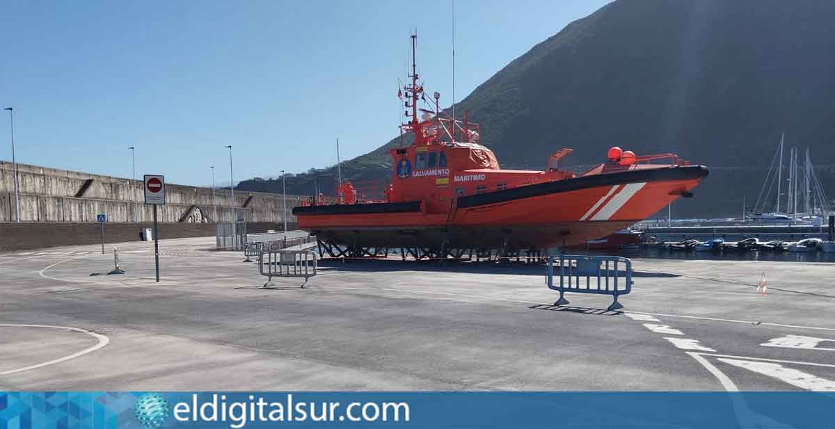 Embarcación accidentada en el puerto de Garachico