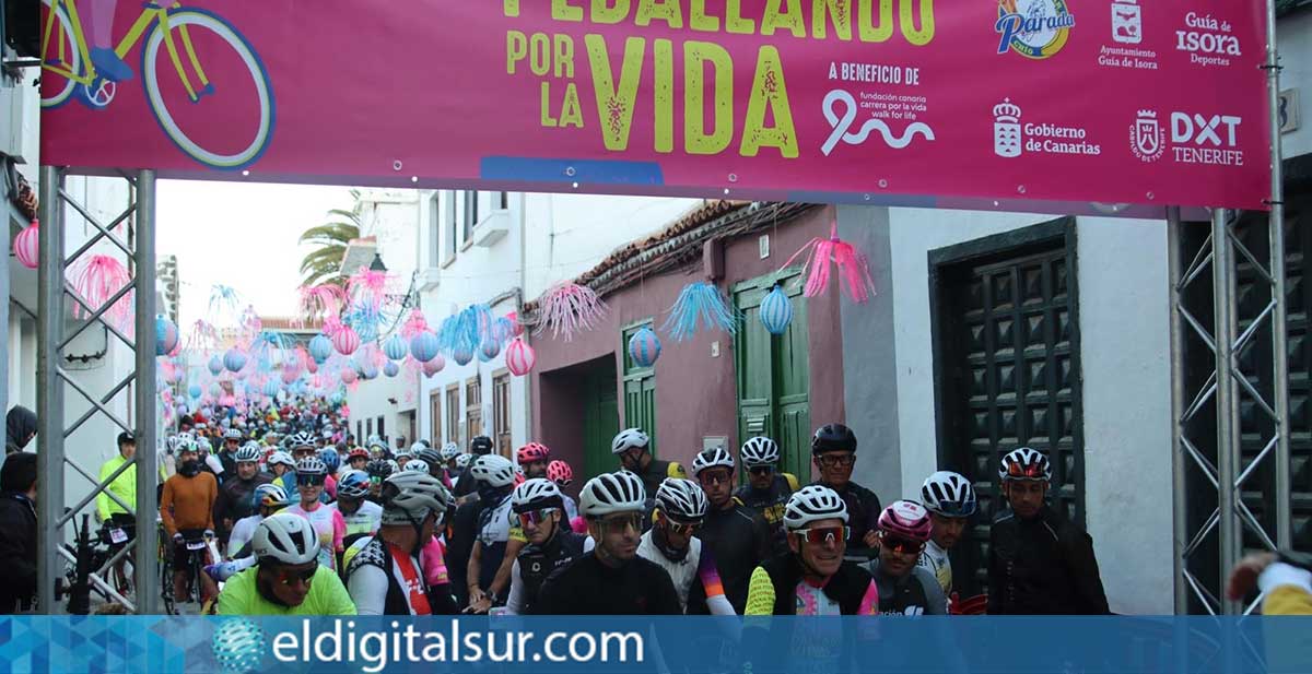 Ciclistas durante el evento Pedaleando por la Vida