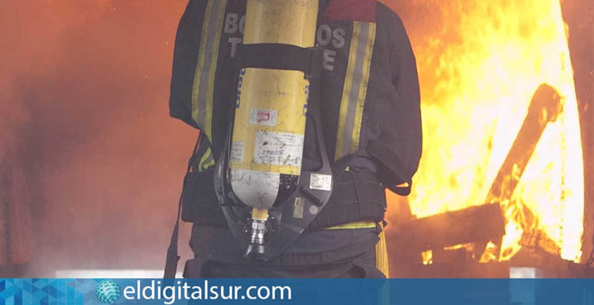 Bomberos de Tenerife sofocan el incendio caldero