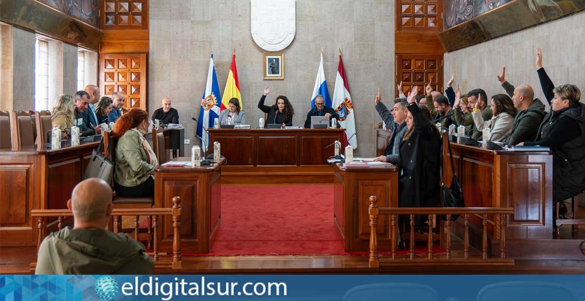 Momento de la votación del presupuesto general 2025 en el Ayuntamiento de Granadilla de Abona