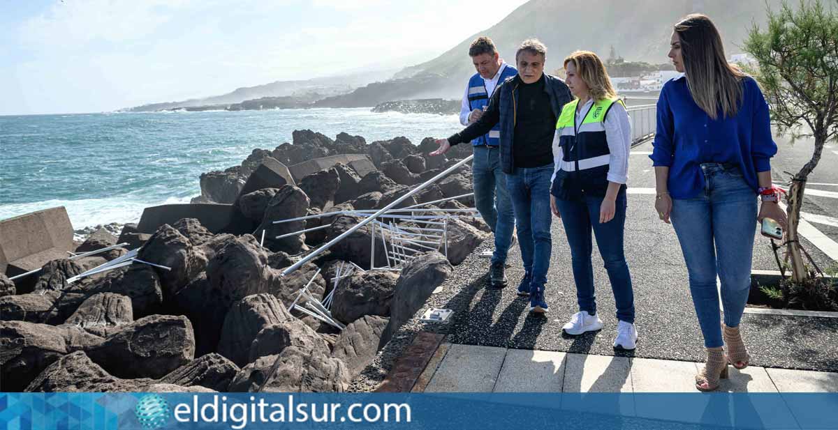 Visita de autoridades al litoral de Garachico para evaluar los daños causados por el mar y discutir la posible construcción de un dique exterior.