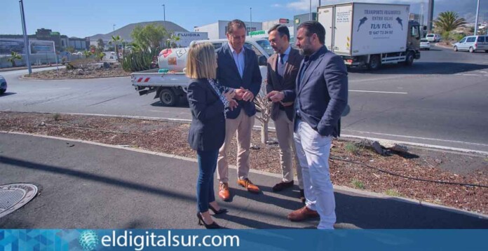 Lope-Afonso-y-Manuel-Fernández-durante-una-visita-al-Polígono-Industrial-de-Güímar-310325 Lope Afonso y Manuel Fernández durante una visita al Polígono Industrial de Güímar