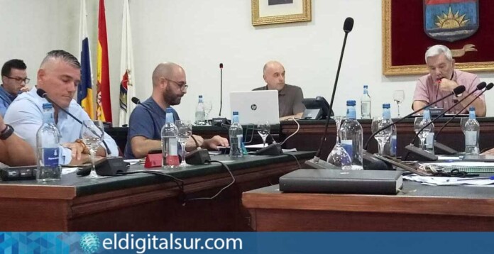 Foto de archivo de un Pleno en el Ayuntamiento de Adeje