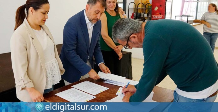 Firma acta de inicio de las obras de rehabilitación de 192 viviendas en Los Gladiolos y Los Verodes, Santa Cruz de Tenerife