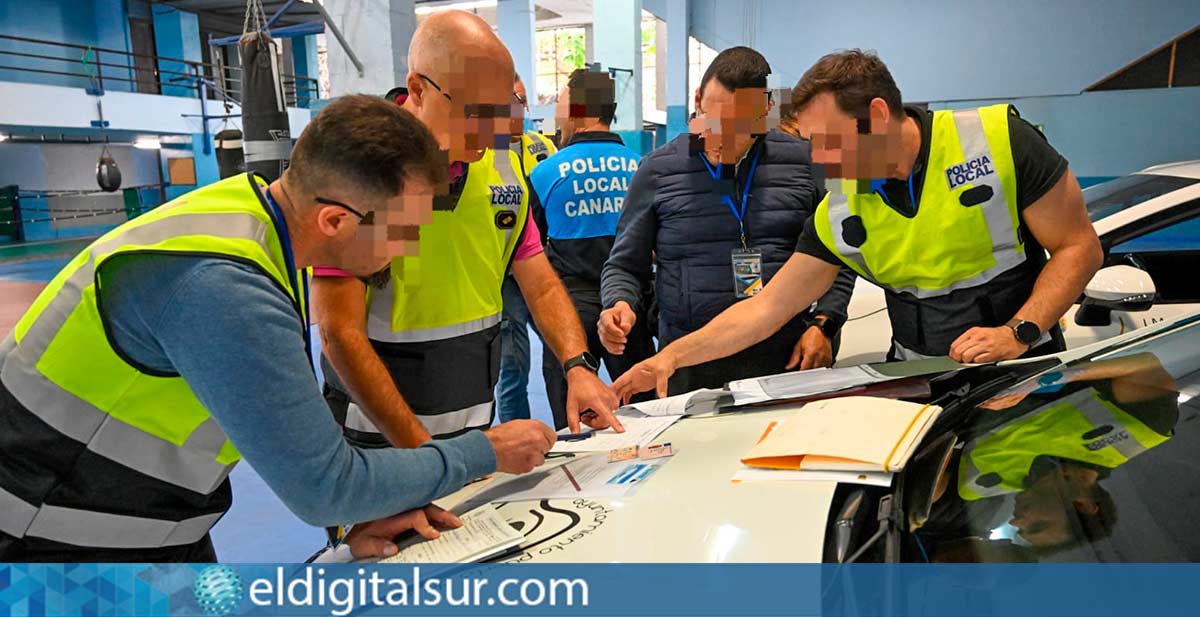 Agentes durante la formación en inspección de taxis en Puerto de la Cruz